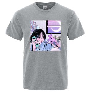 Sevimli Kız Telefonda Sanat Çizim Tişörtleri Adam Rahat Nefes Grafik Gevşek Yaz T-Shirt Gevşek Pamuk