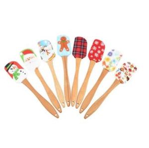 Fashion Christmas Cake Tools Wooden Handle Kitchen Fondant Cream Spatula Silicone Butter Scraper Kitchen Baking Tool