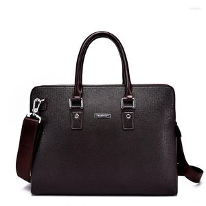 Kolejki 2023 Casual Gentlemen Business Business Teksicka na ramię zabytkowe torby podróżne Laptop PU Dokument Portfolio Portfolio Messenger Bag dla mężczyzn