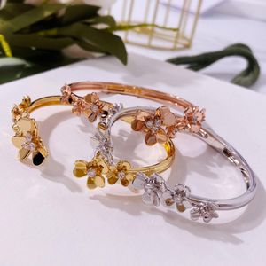 Boguła słynna marka Gold Rose Silver Color Luksusowy klasyczny liść Clover Clover Bracelets Bransolets for Women High Fashion Biżuteria