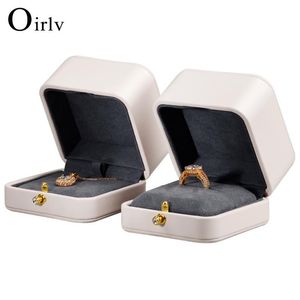 Visa oirlv White Pendant Jewelry Box Round Corner smycken Presentförslag Anniversary gåva till flickvän