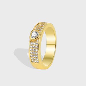 Классический дизайн CZ Heart Zircon Band Кольцо Женские украшения для обручального кольца для подарка