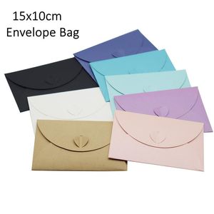Väskor 30st Color Cardboard Envelope Bag Presentkort Förpackning Papperspåse Inbjudan Kuvertkortpaket 15*10 cm
