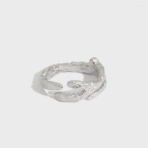 Klusterringar sterling silver koreansk version ring ins minimalistisk oregelbunden konkav och konvex tennfolie pappersmönster