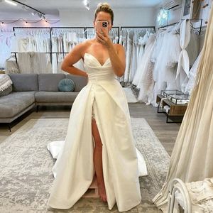 Sexy Oberschenkelhohe Schlitze A-Linie Brautkleider für die Braut V-Ausschnitt Falte Outdoor Brautkleider Vestido De Novia Sweep Zug