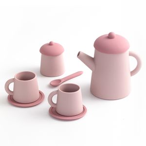 Cozinhas jogam copos em miniatura de alimentos pretendem brinquedos de brincar para meninas menino menino de silicone macio copo Early Education Toys itens em miniatura de mesa 230520