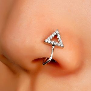 Naso Clip Anelli Borchie Cerchi per le donne Non-Piercing Corpo Gioielli Triangolo Cristallo Forma a U Rame Colore oro Commercio all'ingrosso 2023 Nuovo