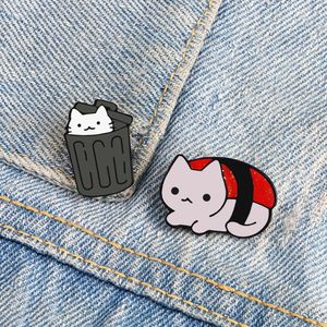 Divertente Sushi Kitten Spilla smaltata Cartone animato Animale adorabile Spilla Bidone della spazzatura Gatto Distintivo Zaino Vestiti Spille per bambini Regali gioielli