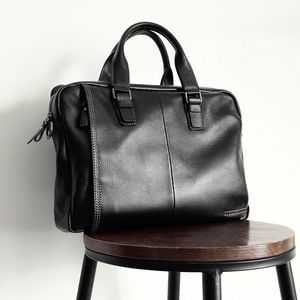 Cartelle da lavoro Pelle di mucca naturale 100% vera pelle Cartella da uomo Moda Borsa da lavoro di grande capacità Borsa nera per laptop da spalla maschile 230520