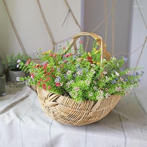 Planta de simulação de flores decorativas Milão grama do céu pseudo -beirava de beiral de plástico, arranjo de partição de caça -níqueis