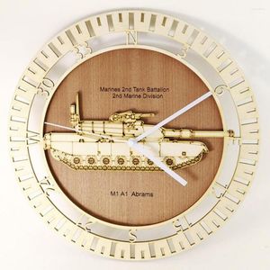 ساعات الحائط 3D M1 A1 Abrams Tank Clock Battle Wood Word Word Target Decor Gift for Officer