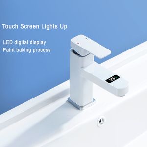 Badrumsfläckkanor Digital Basin Smart Faucet Duschrum TAPS Vattentemperatur LED BLACK VIT TAP Roterande rostfritt stål 230520