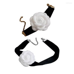 Choker elegant kamelia halsband armband vit blomma krage vintage sammet mode smycken