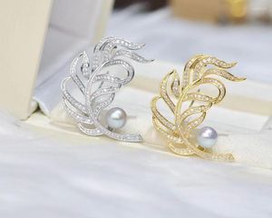 Brooches Leaf Design 7-8mm Akoya Japan Seawater Brooch Women Handmade Pearl Breastpin Jewelry