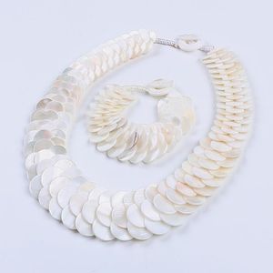 Halsband naturliga flerfärgade fiskskala skal halsband armband mode uttalande skal smyckesuppsättning