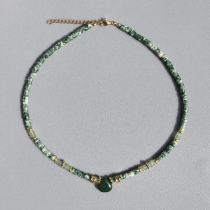 Halsketten 2022 Neuankömmling Grüne Naturstein Halskette Handgefertigter Vintage-Charme Wassertropfen Pendientes Indischer Schmuck Praia Urlaubshalsband