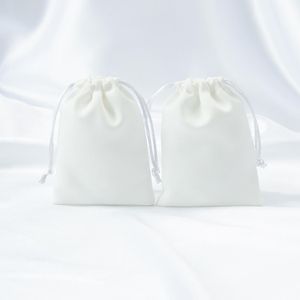 Ankiety biały jedwabne biżuterię małe torby prezentowe 8x10cm 9x12cm 10x15cm Rozmiar satynowy sznurka opakowanie torebka ślub skorzystanie