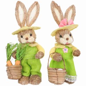 Nyhetsartiklar Bunny Easter Rabbit Straw Woven figur Figurer Ornament Dekoration Garden Standing Statyer Decor Statue Holding Animal Hand G230520