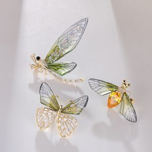 2023 Vintage Kadınlar Kristal Broşlar Dragonfly Rozet Pin Zirkon Zircon Elegant Eşarp Yaka Pimleri Düğünleri Ofis Partisi Takı Hediyesi