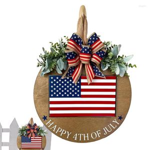 Dekorativa blommor amerikanska flagg engelska bokstäver bågar lämnar rund trä hänger skylt för ytterdörr verandan väggfönster hem utomhusdekor