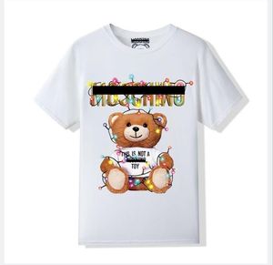 2023 Moschino Designer Högklassig kvinnors bomullst-shirt-mäns och kvinnors stil Crewneck Kort ärm T-shirt Fashion Print Löst kort ärm T-shirt Moschino B2