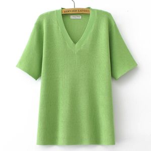 Kvinnors plus -storlek Tshirt 4xl Kvinnor 2023 Spring Summer Ice Silk Knit Tees Kort ärm Vneck Solid Color Tops Overdimensionerade kurvkläder 230520