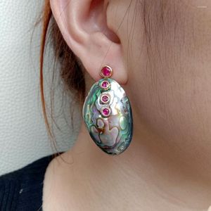 Ohrstecker YYGEM Natürliche Paua-Abalone-Muschel, rotes Zirkonia-Pflaster, süßer Stil für Damen