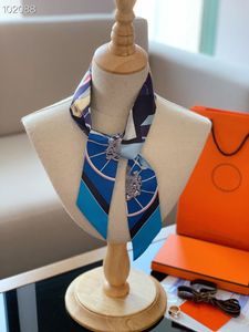O cinto externo de duas cores de luxo de alta qualidade europeias e americanas pode ser usado para gravata de cabelo e design de lenço duplo-lados