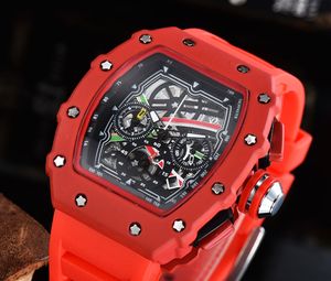 2023 New Watch Men's Leisure Diamond Watches Gold Steel Case Silicone Quartz armbandsur Strap Man Relogio Masculino Ri35