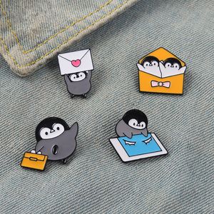 Penguin kuvertpar Penguin Emamel Pin Wholesale Children's Animal Brosch Lapel Badge Cartoon Book Jewelry Gift for Friends