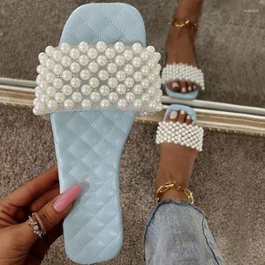 Slippers 2023 Pearl Flat Mulheres grandes Europeias e N Sandals