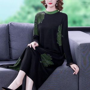 Casual Dresses Velvet Knitted Dress 2023 Autumn Retro Loose Beaded Jacquard Woolen Noble Lady's Long Sleeve Temperament Base Clothes