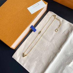 With BOX Never Fading Unisex Designer Pendant Necklaces Gold Plated V Letter Luxury Brand Choker Pendant Necklace Chain Jewelry Accessories