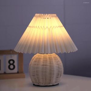 Table Lamps Vintage Rattan Lampshade LED Lamp Creative Pleated Light Bedroom Living Room Decoration Lights