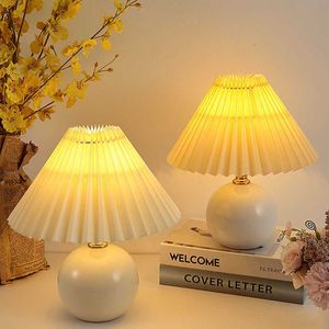 Table Lamps Pleated Table Lamp Led Dimming Mushroom Desk Lamp Ceramic Base Night Lights Washable Lampshade Standing Lamps Bedside Lampe E27 G230522