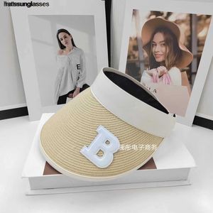 B Letter Straw Woven Hollow Top Hat For Women's Summer Outings on the Beach Versatile Straw Hat med stora takfotar Sun Protection UV Protection and Sunshade Hat