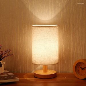 Lampade da tavolo Semplice lampada da comodino per camera da letto USB Piccola luce notturna in legno con paralume cilindrico Luci Soggiorno Decorazione domestica a LED