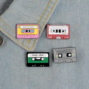 Creative European Cartoon Brooch Whole Enamel Tape Design Student Badge Christmas Gift Unisex Music CD Brooches Pins Ornaments280p