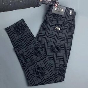 Pantaloni casual floccati in seta di ghiaccio di alta qualità da uomo in estate, pantaloni da lavoro sottili e lussuosi in stile europeo, pantaloni versatili a gamba dritta dalla vestibilità slim