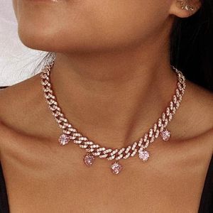 Collane ghiacciate Bling rosa Cubic Zirconia Collane con ciondoli Miami Catena a maglia cubana Eternità romantica Cuore Girocollo Gioielli Regalo per le donne