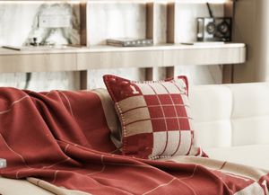 Coperta e cuscino H per matrimonio rosso Divano per la casa di buona qualità 90% LANA 10% cashmere LANA di design Cuscino per coperta H rosso Beige Arancione Nero Rosso Grigio Blu marino Grandi dimensioni 145 * 175 cm