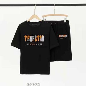 22ss New Trapstar London camiseta Hombres y mujeres Top bordado Chenille Decoded Chord Suit - Revolution Luxury Trapstars Tee Trapstar. 126fgc