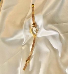 Armbanduhren Ovale Retro-Uhr Damen Einfache Mode Gold Mittelalt