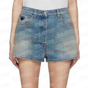 Pantaloni corti in denim con distintivo in metallo per le donne Pantaloncini da lettera firmati Pantaloni casual da donna alla moda a vita alta