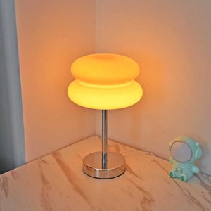 Tischlampen Nordic Minimalistische Atmosphäre Eierkuchenglas Schreibtischlampe Kreatives Schlafzimmer Nachttisch Wohnzimmer Dekor Tischlampe Bauhaus Mittelalterliche Lampe G230522