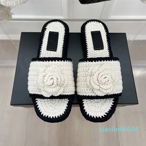 Повседневная обувь роскошные дизайнерские женщины летние тапочки модные вязание тапочка цветочные слайцы