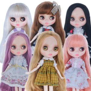 人形Yummon Blyth Dollカスタマイズされた光沢のある顔1 6 BJDボールジョイントSaletoys Kits 230520の女の子の特別オファーのためにOB24