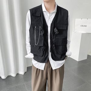 Mäns västar 2023 Autumn Hip Hop Techwear Tactical Cargo Vest Mens Multi Pockets Casual ärmlös jacka Street Fashion Waistcoat