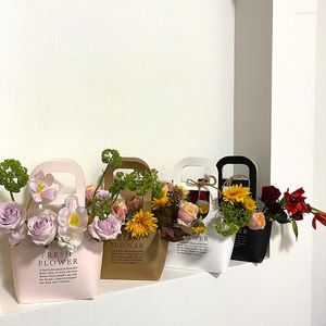 Present Wrap 5st Fresh Flower Packaging Bag Kraft Bouquet Bagging Florist Basket Portable Paper Rose Box Wedding Handtag
