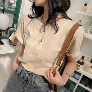 デザイナーTシャツ女性の3Dフィルック刺繍文字丸首の半袖ルーズコットンTシャツ聖ファッション夏の女性服